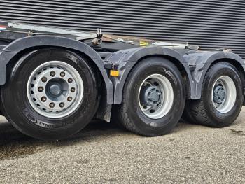 FMX 470 8x4 / 30t KABEL - CONTAINER SYSTEEM
